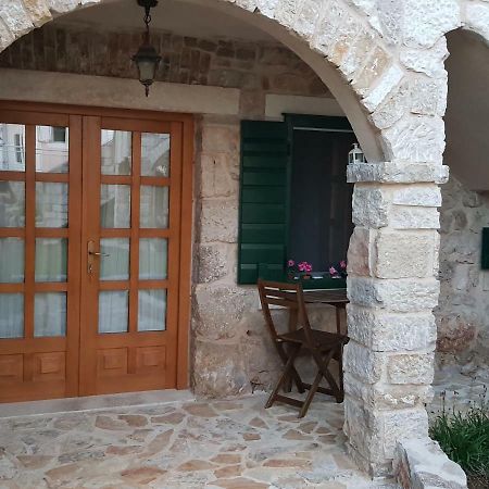 Dvori Svetog Mihaela Apartment ชิเบนิก ภายนอก รูปภาพ