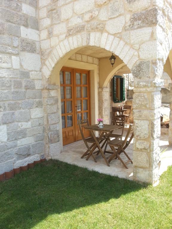Dvori Svetog Mihaela Apartment ชิเบนิก ห้อง รูปภาพ