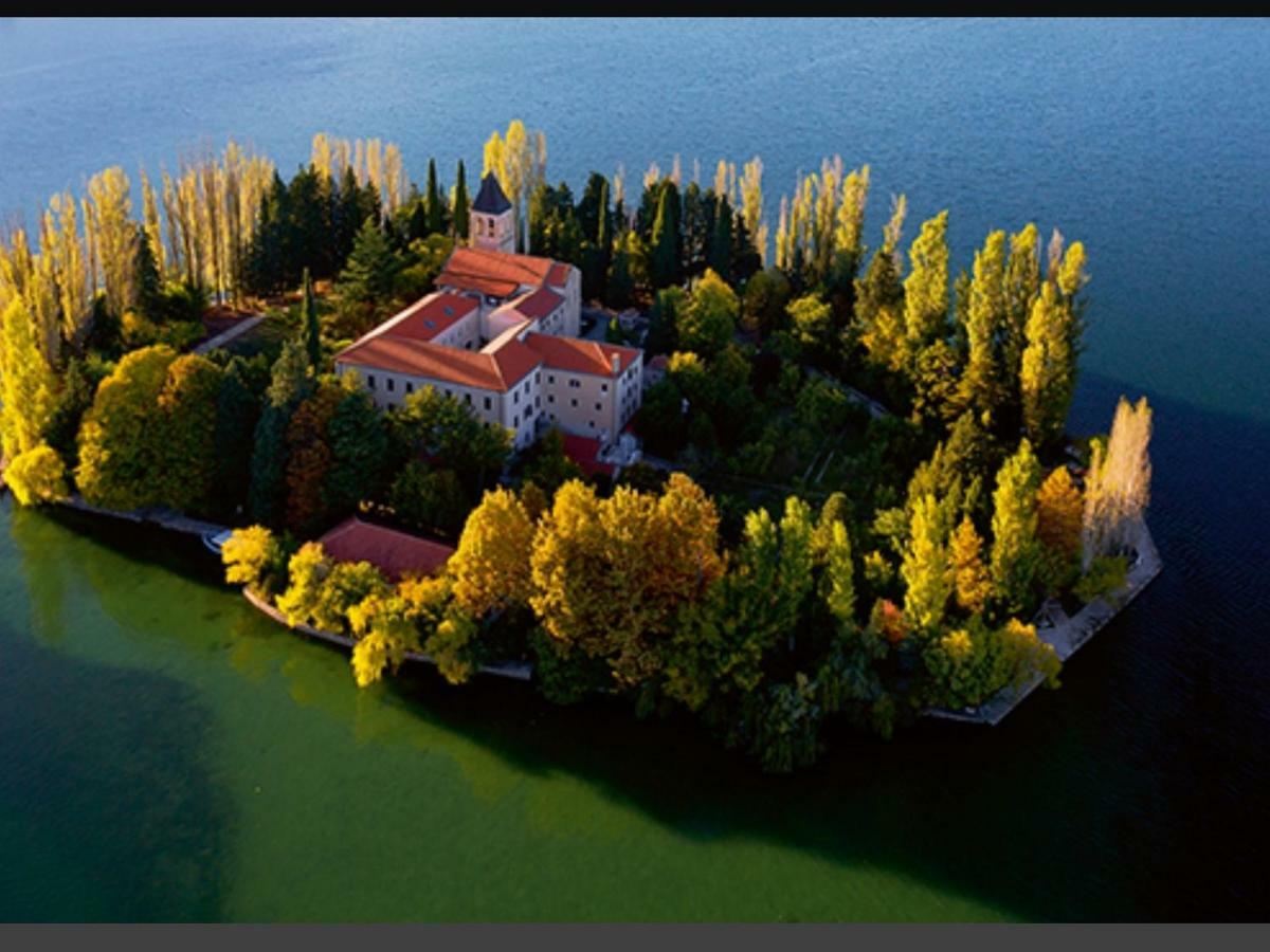 Dvori Svetog Mihaela Apartment ชิเบนิก ภายนอก รูปภาพ