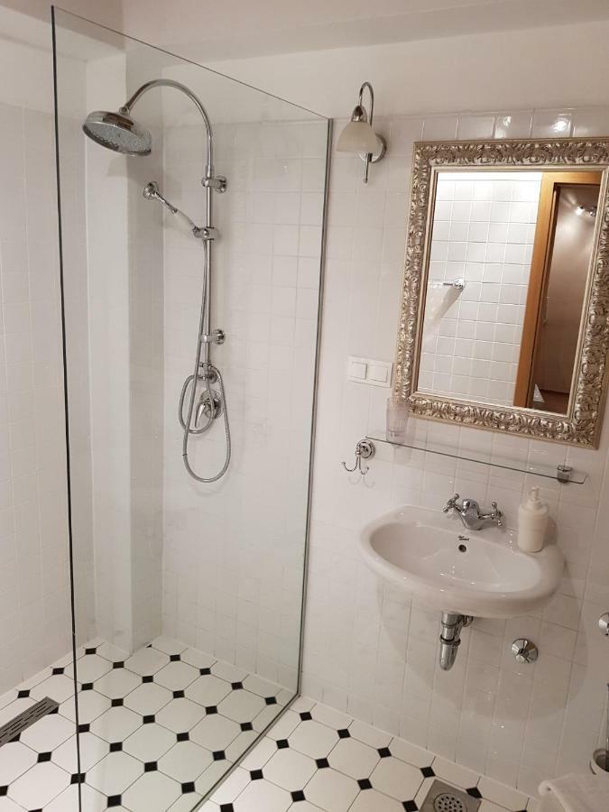 Dvori Svetog Mihaela Apartment ชิเบนิก ภายนอก รูปภาพ