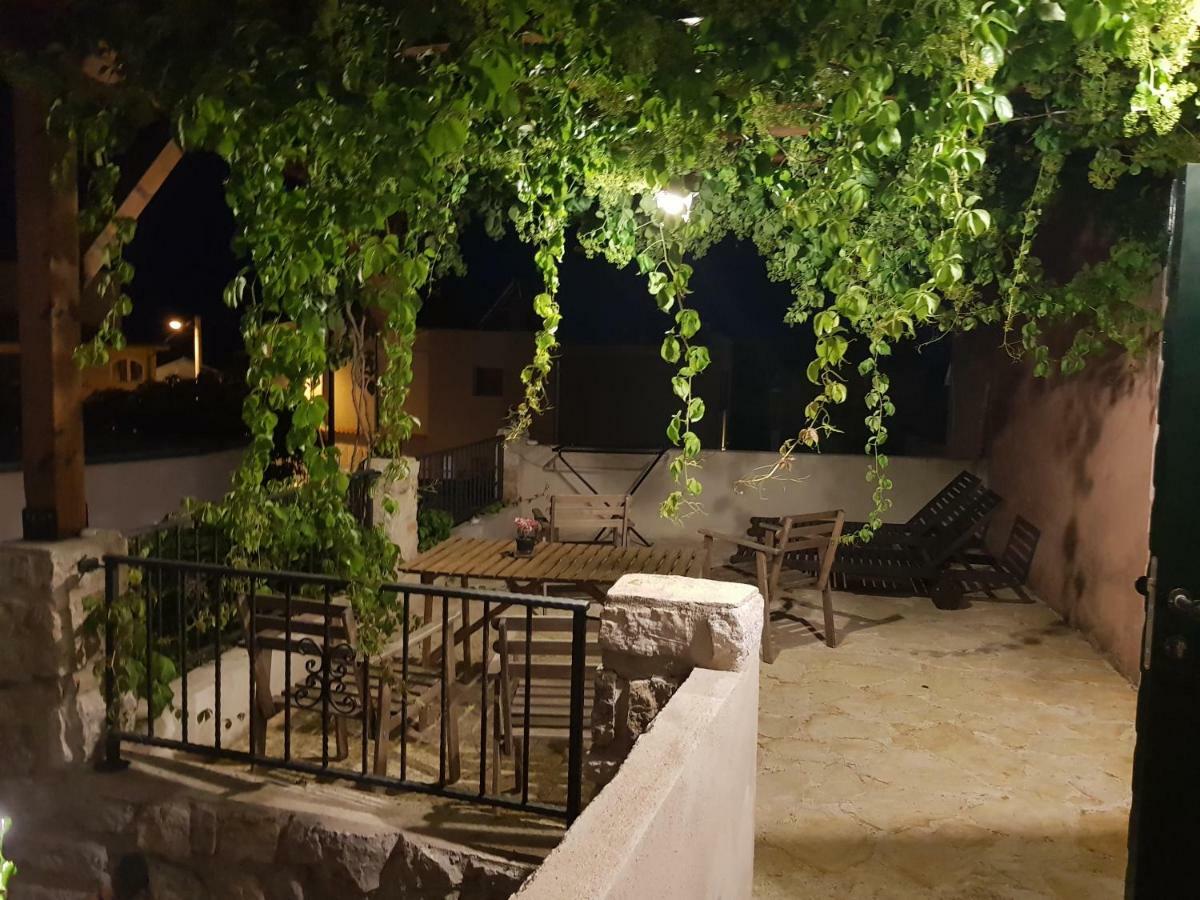 Dvori Svetog Mihaela Apartment ชิเบนิก ภายนอก รูปภาพ