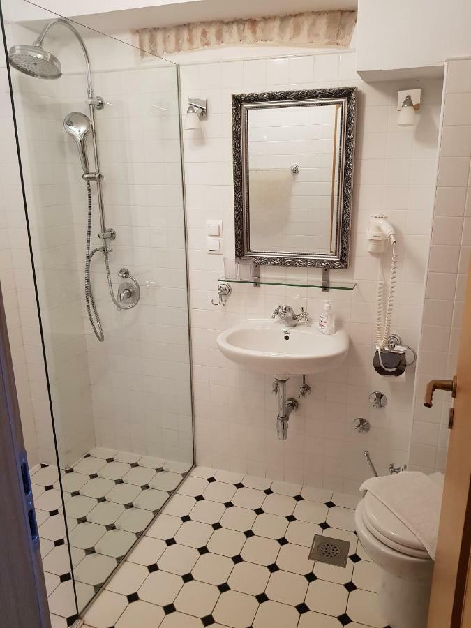 Dvori Svetog Mihaela Apartment ชิเบนิก ภายนอก รูปภาพ